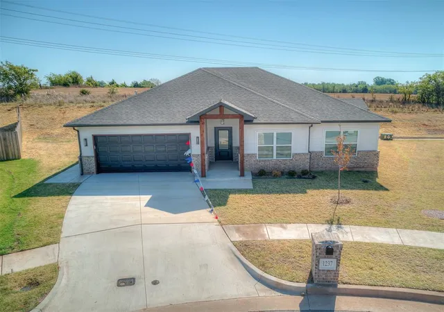 Photo 1 of Single family home for sale at 1237 E Stetson Ln, Mustang, OK 73064 | MLS# 1247411 | Listing updated on 2026-09-30