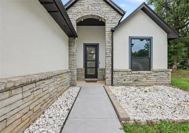Photo 2 of Single family home for sale at 16113 Se 82nd Street, Choctaw, OK 73020 | MLS# 1247425 | Listing updated on 2026-09-22
