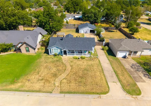 Photo 2 of Sale Pending at 24 E Midland St, Shawnee, OK 74804 | MLS# 1247428 | Listing updated on 2026-09-04