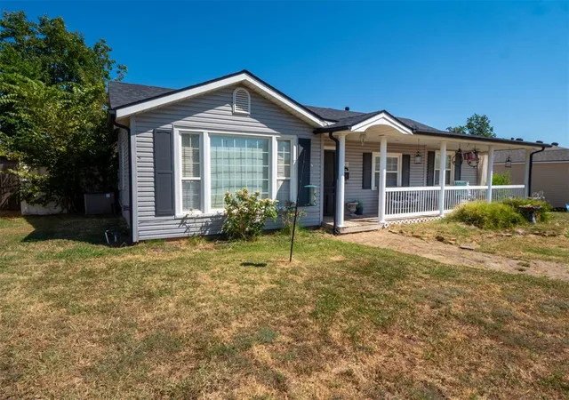 Photo 3 of Sale Pending at 24 E Midland St, Shawnee, OK 74804 | MLS# 1247428 | Listing updated on 2026-09-04