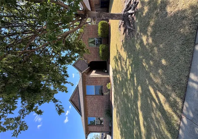 Photo 3 of Sale Pending at 10700 Sw 36th Street, Yukon, OK 73099 | MLS# 1247438 | Listing updated on 2026-09-05
