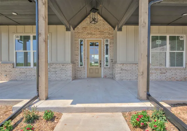Photo 3 of Single family home for sale at 6941 Lake View Ct, Cashion, OK 73016 | MLS# 1247441 | Listing updated on 2026-09-03