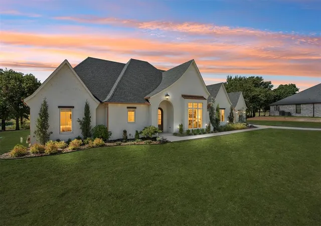 Photo 1 of Sale Pending at 2297 Summit Cir, Blanchard, OK 73010 | MLS# 1247448 | Listing updated on 2026-10-13