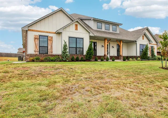 Photo 2 of Sale Pending at 10140 Nw 100th Street, Yukon, OK 73099 | MLS# 1247463 | Listing updated on 2026-09-18