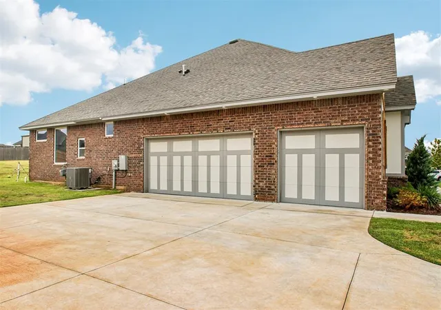 Photo 3 of Sale Pending at 10140 NW 100th Street, Yukon, OK 73099 | MLS# 1247463 | Listing updated on 2026-09-18
