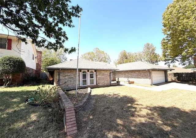 Photo 3 of Single family home for sale at 9217 Sutton Pl, Oklahoma City, OK 73132 | MLS# 1247475 | Listing updated on 2026-09-03