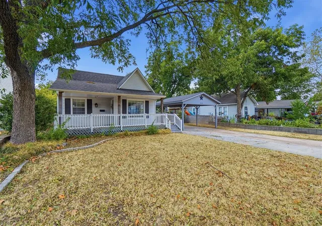 Photo 2 of Single family home for sale at 1110 Nw Maple St, Lawton, OK 73507 | MLS# 1247495 | Listing updated on 2026-09-03