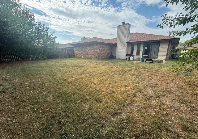 Photo 4 of Single family home for sale at 4013 Bunker Hl St, Enid, OK 73703 | MLS# 1247501 | Listing updated on 2026-10-21