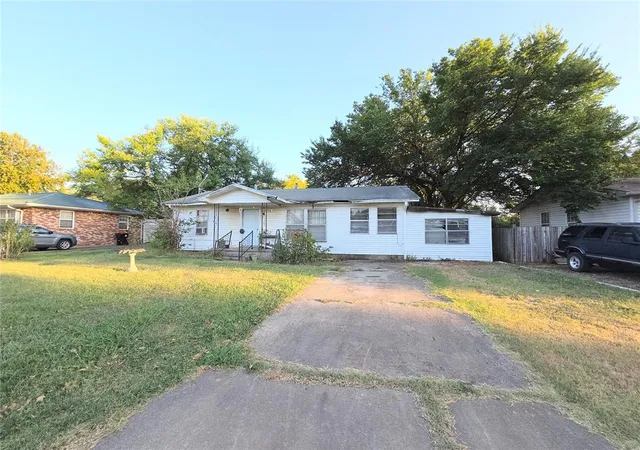 Photo 1 of Sale Pending at 237 Brent St, Meeker, OK 74855 | MLS# 1247505 | Listing updated on 2026-10-02