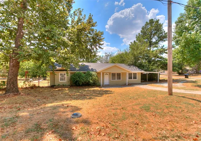 Photo 4 of Single family home for sale at 600 E Cherry St, Noble, OK 73068 | MLS# 1247521 | Listing updated on 2026-09-03