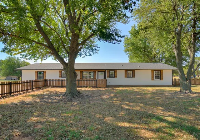 Photo 2 of Single family home for sale at 2152 Ne 10th Street, Blanchard, OK 73010 | MLS# 1247524 | Listing updated on 2026-10-07