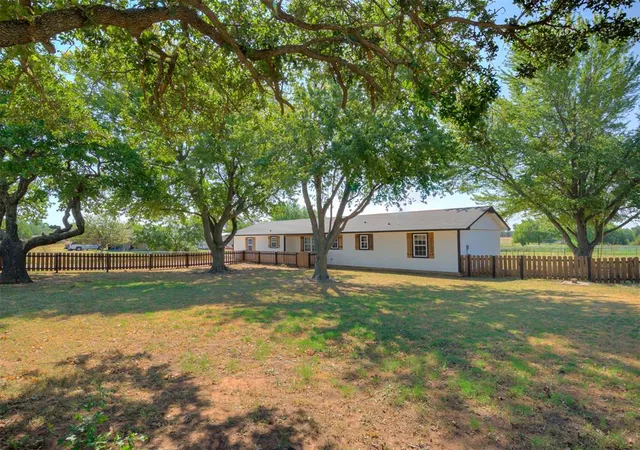 Photo 3 of Single family home for sale at 2152 Ne 10th Street, Blanchard, OK 73010 | MLS# 1247524 | Listing updated on 2026-10-07