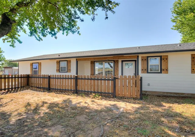 Photo 3 of Single family home for sale at 2152 NE 10th Street, Blanchard, OK 73010 | MLS# 1247524 | Listing updated on 2026-10-07