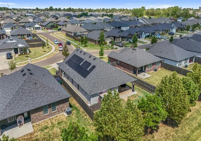 Photo 4 of Single family home for sale at 3316 Pagoda Pead Dr, Yukon, OK 73099 | MLS# 1247533 | Listing updated on 2026-09-21
