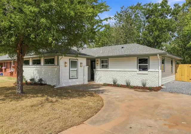 Photo 1 of Single family home for sale at 1511 Avondale Dr, Norman, OK 73069 | MLS# 1247536 | Listing updated on 2026-09-20