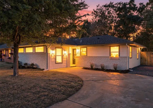 Photo 2 of Single family home for sale at 1511 Avondale Dr, Norman, OK 73069 | MLS# 1247536 | Listing updated on 2026-09-20