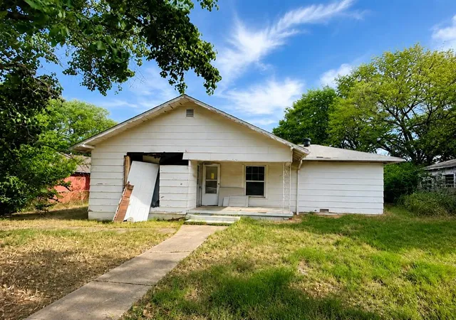 Photo 1 of Single family home for sale at 1109 W Mulberry St, Duncan, OK 73533 | MLS# 1247538 | Listing updated on 2026-10-27