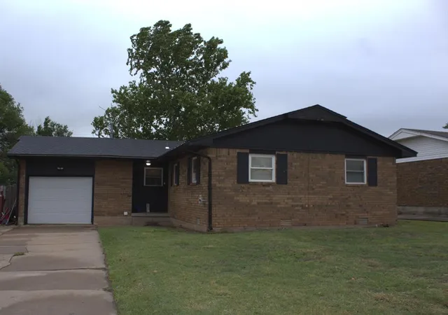 Single family home for sale at 1306 SE Barclay Rd, Lawton, OK 73501 | MLS# 1247540