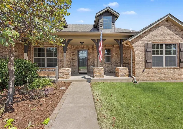 Photo 3 of Single family home for sale at 4160 Timberline Trl, Edmond, OK 73034 | MLS# 1247552 | Listing updated on 2026-10-09