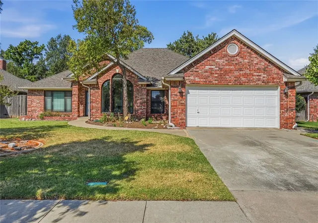 Single family home for sale at 3808 Drawbridge Ln, Norman, OK 73072 | MLS# 1247557
