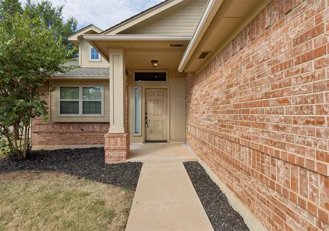 Photo 2 of Single family home for sale at 2500 Nw 185th Street, Edmond, OK 73012 | MLS# 1247562 | Listing updated on 2026-09-05