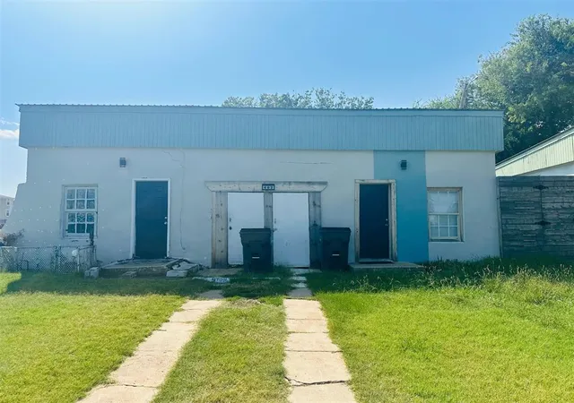 Photo 4 of Multi family home for sale at 402 NW 3rd Street, Lawton, OK 73507 | MLS# 1247564 | Listing updated on 2026-09-04