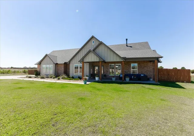 Photo 1 of Sale Pending at 4642 Vista Reach Cir, Edmond, OK 73025 | MLS# 1247571 | Listing updated on 2026-09-25