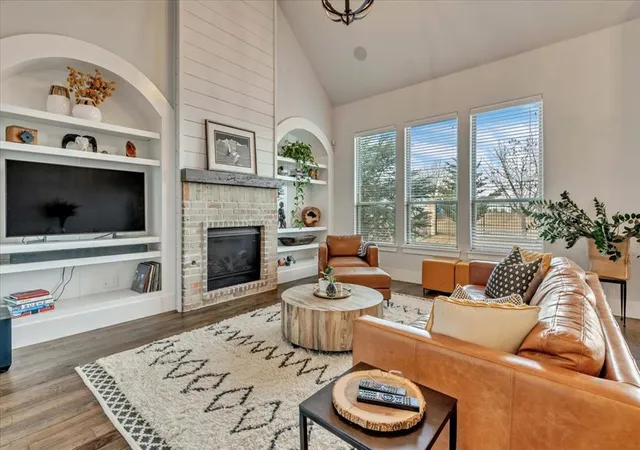 Photo 3 of Single family home for sale at 217 Pont Julienn Ct, Edmond, OK 73034 | MLS# 1247574 | Listing updated on 2026-09-05