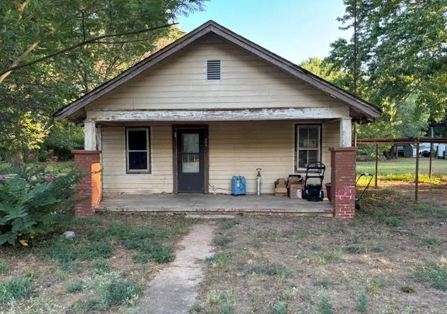 Single family home for sale at 205 Carter Dr, Elmore City, OK 73433 | MLS# 1247576