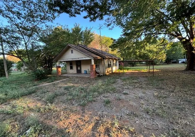 Photo 2 of Single family home for sale at 205 Carter Dr, Elmore City, OK 73433 | MLS# 1247576 | Listing updated on 2026-09-23