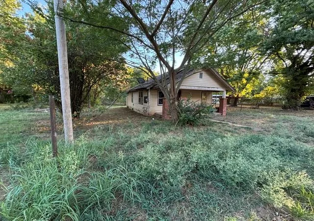 Photo 3 of Single family home for sale at 205 Carter Dr, Elmore City, OK 73433 | MLS# 1247576 | Listing updated on 2026-09-23