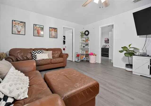 Photo 2 of Single family home for sale at 1400 Crestwood Rd, Harrah, OK 73045 | MLS# 1247578 | Listing updated on 2026-09-15