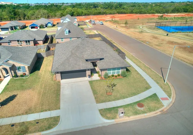 Photo 3 of Single family home for sale at 2100 Norwood Dr, Norman, OK 73026 | MLS# 1247590 | Listing updated on 2026-09-21