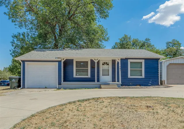 Photo 2 of Single family home for sale at 701 S 14th Street, Chickasha, OK 73018 | MLS# 1247600 | Listing updated on 2026-09-06