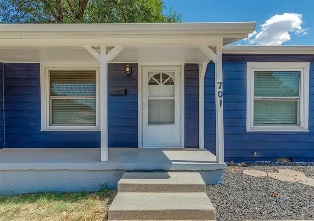 Photo 3 of Single family home for sale at 701 S 14th Street, Chickasha, OK 73018 | MLS# 1247600 | Listing updated on 2026-09-06