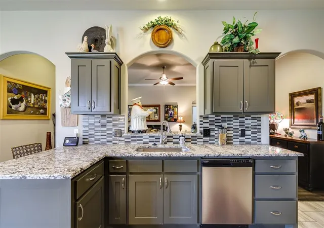 Photo 2 of Sale Pending at 5309 Miranda Dr, Edmond, OK 73025 | MLS# 1247615 | Listing updated on 2026-09-07