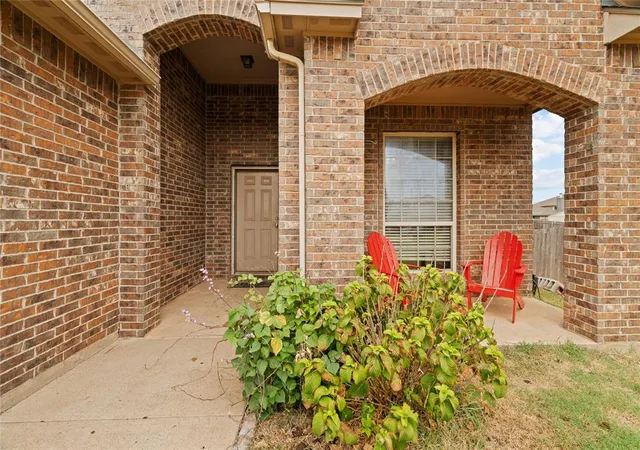 Photo 3 of Single family home for sale at 11205 Nw 96th Street, Yukon, OK 73099 | MLS# 1247626 | Listing updated on 2026-09-18