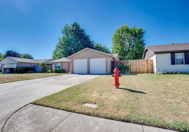 Photo 2 of Single family home for sale at 1070 Cumberland Mansion, Yukon, OK 73099 | MLS# 1247629 | Listing updated on 2026-09-25