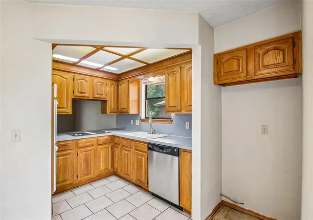 Photo 2 of Single family home for sale at 1536 Creekside Dr, Norman, OK 73071 | MLS# 1247636 | Listing updated on 2026-10-07