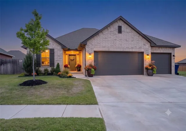 Photo 1 of Single family home for sale at 4604 Bermuda Dr, Mustang, OK 73064 | MLS# 1247643 | Listing updated on 2026-09-29
