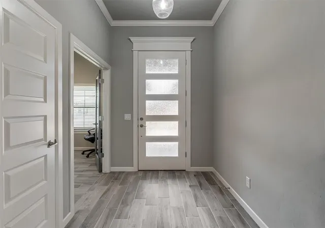 Photo 3 of Single family home for sale at 2905 Kingswood Dr, Norman, OK 73071 | MLS# 1247646 | Listing updated on 2026-09-08