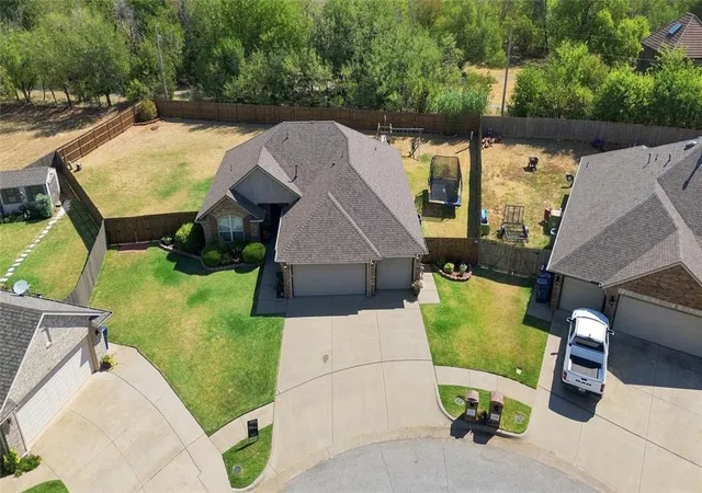 Photo 1 of Sale Pending at 11601 Sw 17th Court, Yukon, OK 73099 | MLS# 1247680 | Listing updated on 2026-10-05