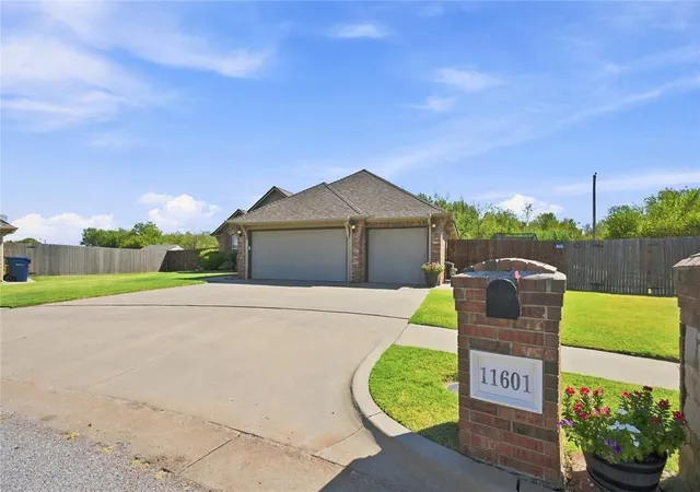Photo 2 of Sale Pending at 11601 Sw 17th Court, Yukon, OK 73099 | MLS# 1247680 | Listing updated on 2026-10-05