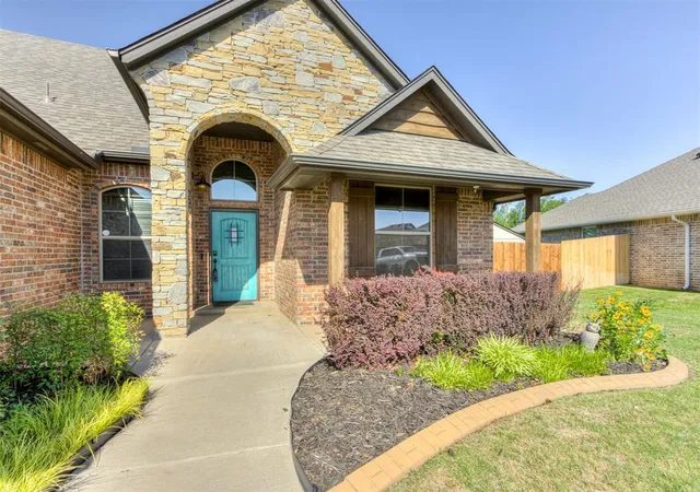 Photo 2 of Sale Pending at 4613 Hambletonian Ln, Mustang, OK 73064 | MLS# 1247684 | Listing updated on 2026-09-13