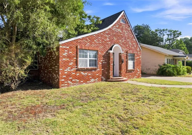 Photo 3 of Sale Pending at 939 W 2nd Street, Elk City, OK 73644 | MLS# 1247691 | Listing updated on 2026-10-05