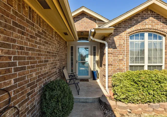 Photo 2 of Sale Pending at 1701 Jordan Dr, Moore, OK 73160 | MLS# 1247700 | Listing updated on 2026-09-21