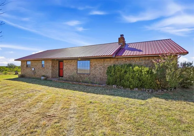 Photo 3 of Single family home for sale at 24280 Highway 9, Mountain View, OK 73062 | MLS# 1247701 | Listing updated on 2026-10-07