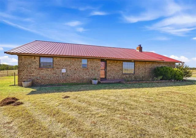 Photo 3 of Single family home for sale at 24280 Highway 9, Mountain View, OK 73062 | MLS# 1247701 | Listing updated on 2026-10-07