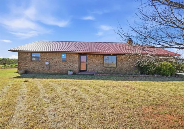 Photo 4 of Single family home for sale at 24280 Highway 9, Mountain View, OK 73062 | MLS# 1247701 | Listing updated on 2026-10-07