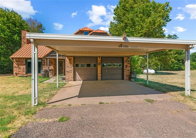 Photo 3 of Sale Pending at 1521 E Forster Ln, Mustang, OK 73064 | MLS# 1247707 | Listing updated on 2026-10-08